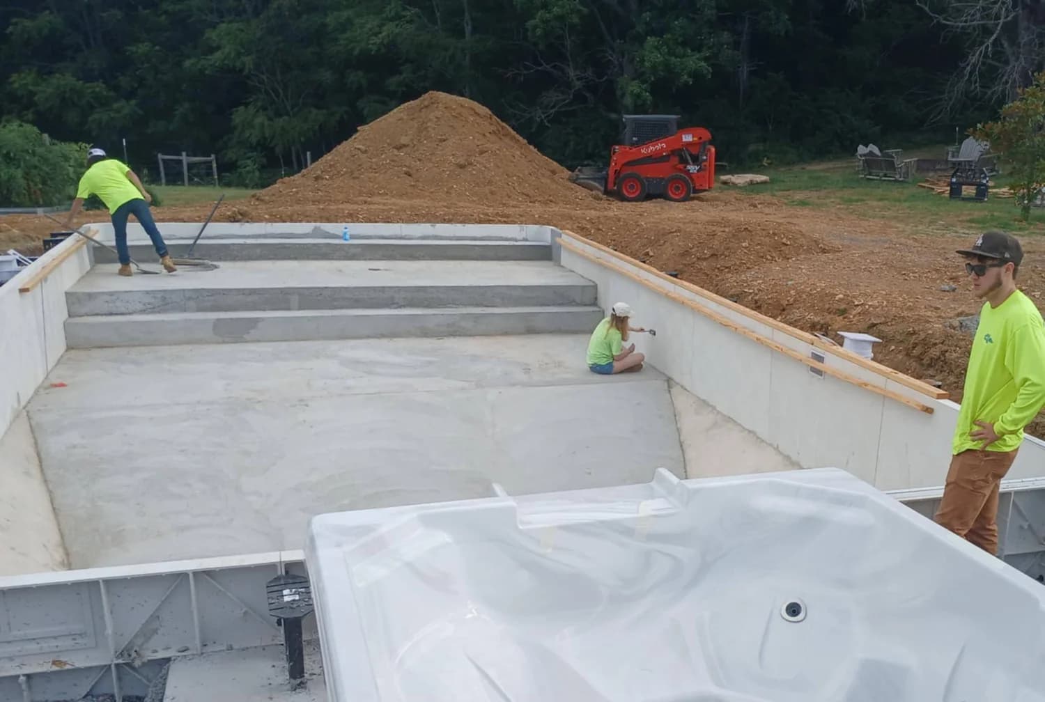 New vinyl pool liner with stamped concrete coping